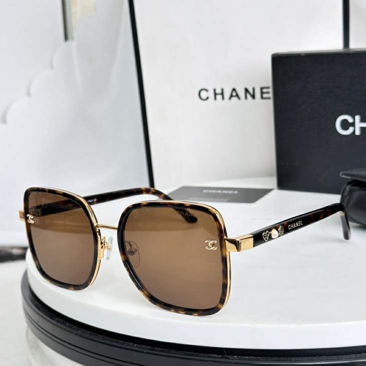Picture of Chanel Sunglasses _SKUfw77894402fw